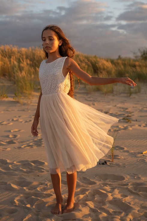 svētku kleitas meitenēm, svinīgas kleitas meitenēm, kleitas meitenēm, bērnu kleitas, skaistas kleitas meitenēm, izlaiduma kleitas meitenēm, līgavas māsas kleita, princešu kleitas meitenēm,