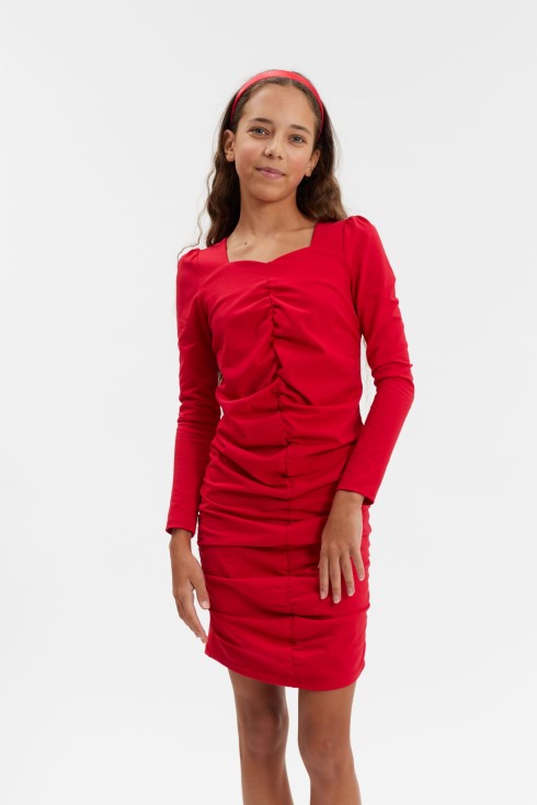 Sarkana drapēta kleita Madison meitenei skatā no priekšpuses