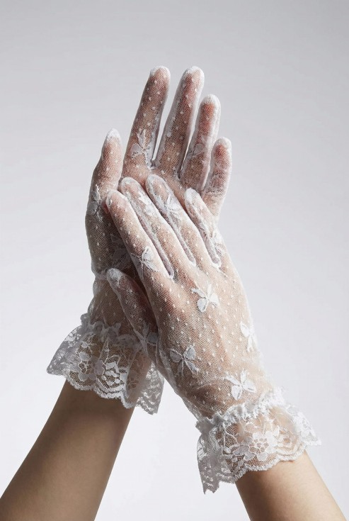 mežģīņu cimdi, svētku cimdi, meiteņu cimdi, cimdi ar volāniem, baltie cimdi, eleganti aksesuāri, svinīgi aksesuāri bērniem, meiteņu svētku cimdi