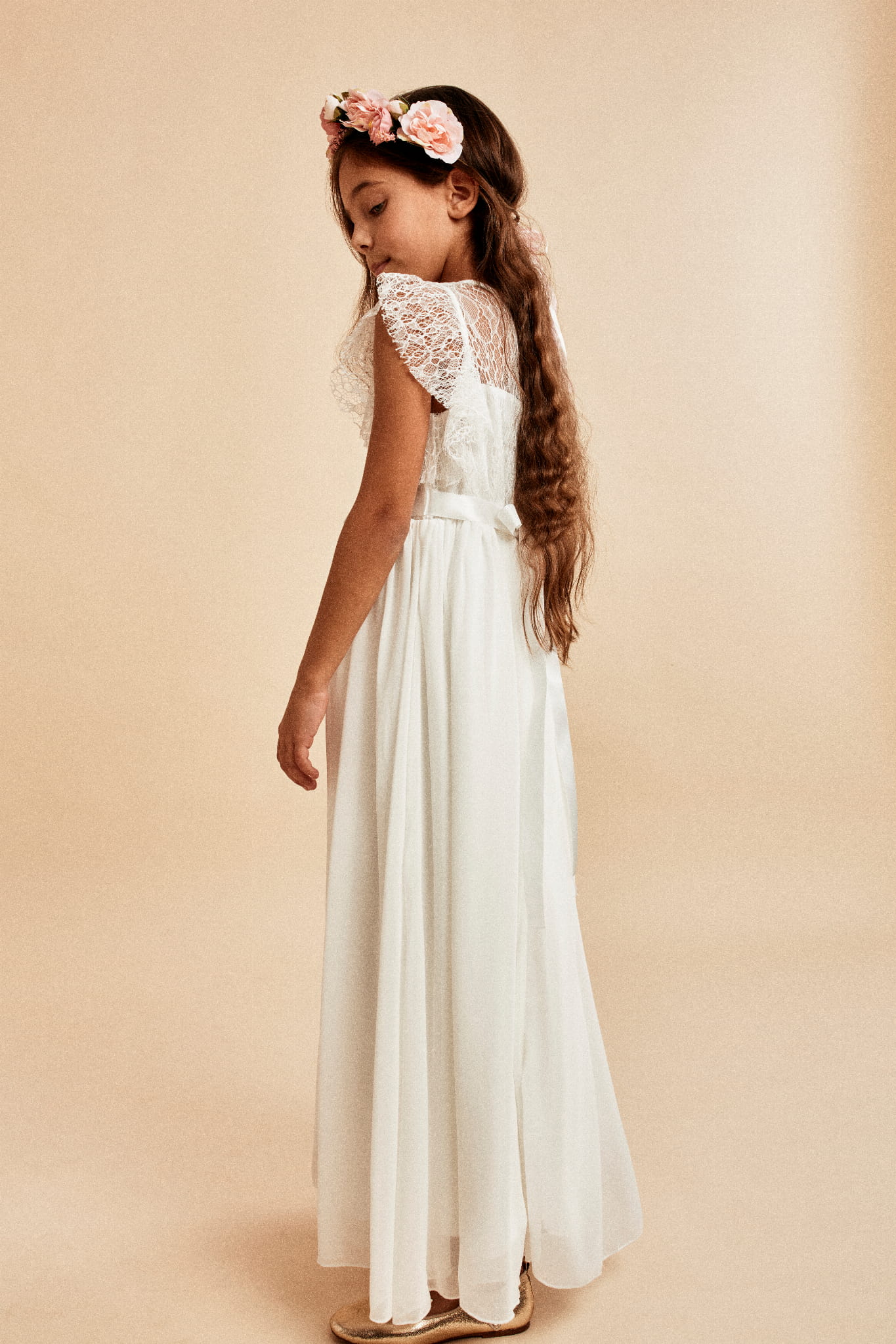 Svinīgas kleitas meitenēm eleganta bērnu mode kāzas svētki tilla kleitas Latvija
